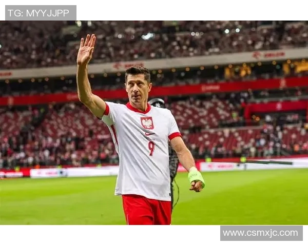 足球巨星莱万多夫斯基的辉煌职业生涯与成就简介